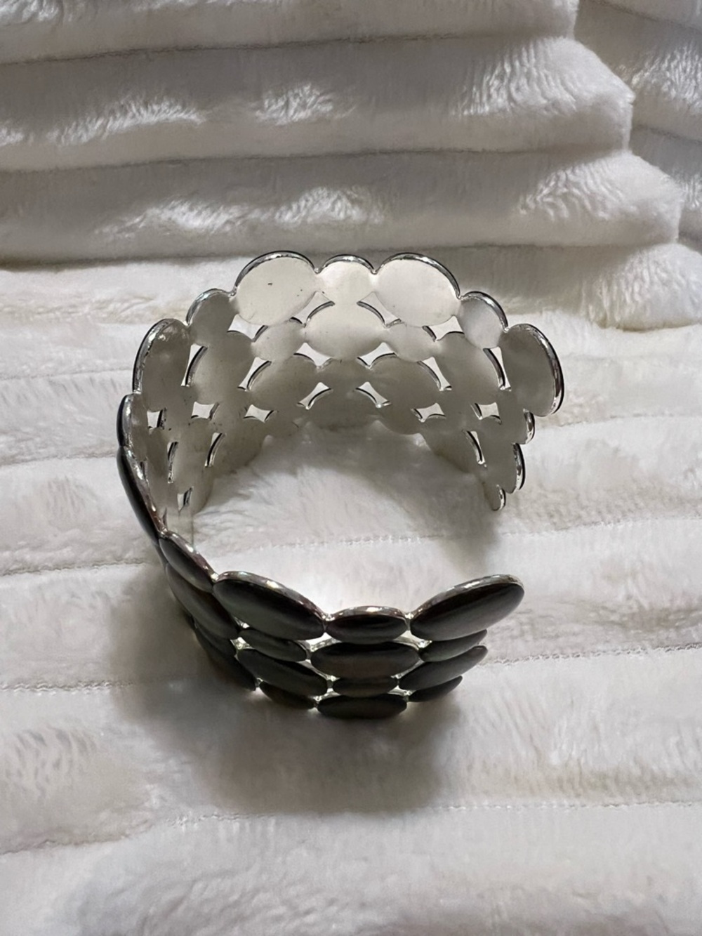 Iridescent Green Pearl Disc Stones Cuff Bracelet - Picture 2 of 7